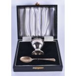 A CASED SILVER CHRISTENING SET. Birmingham 1977. 44.6 grams. 5 cm x 4.75 cm.