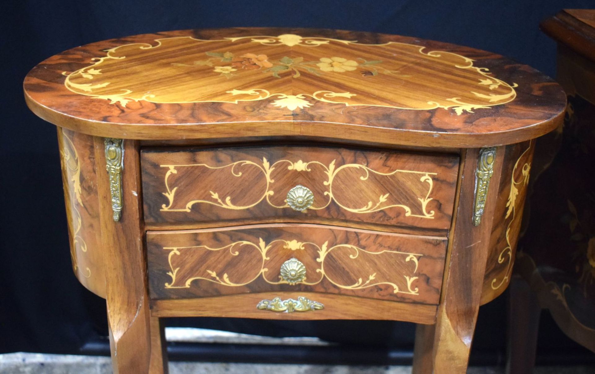 A baroque style inlaid 2 drawer table together with a smaller inlaid table 68 x 78 cm. - Image 2 of 14