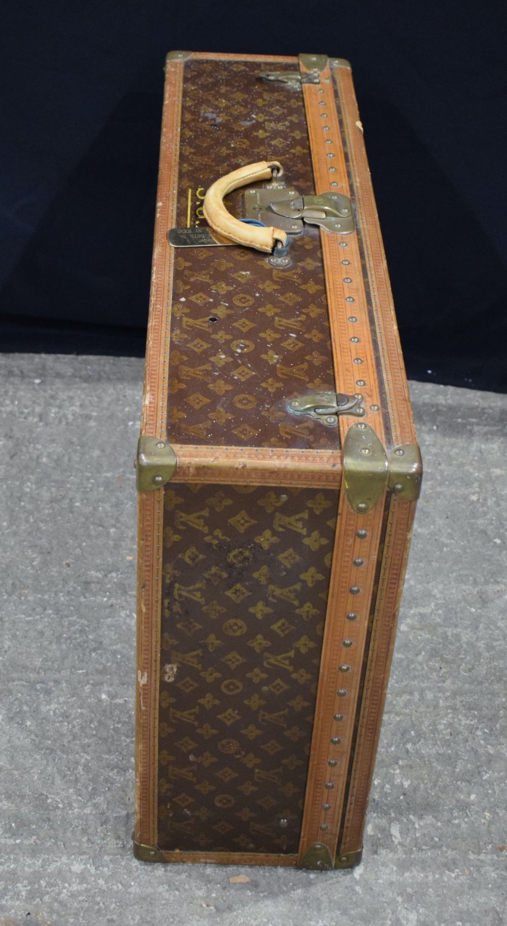 A Louis Vuitton suitcase 23 x 81 x 53 cm. - Image 10 of 14