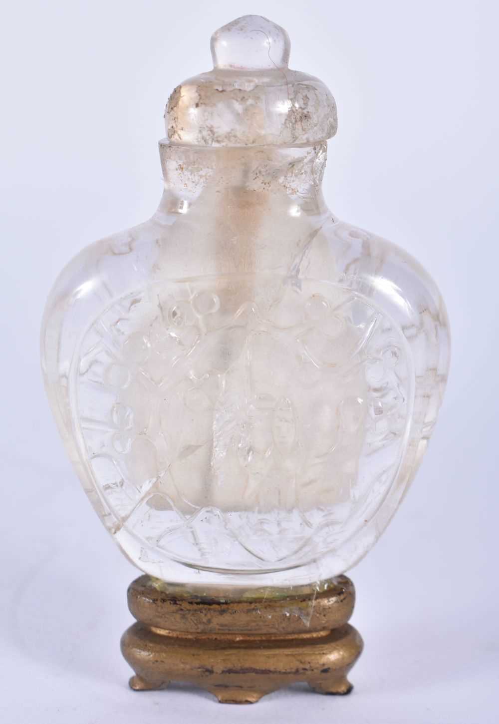 A 19TH CENTURY CHINESE CARVED ROCK CRYSTAL SNUFF BOTTLE AND STOPPER Qing. 8.5 cm x 5.5 cm. - Image 3 of 5