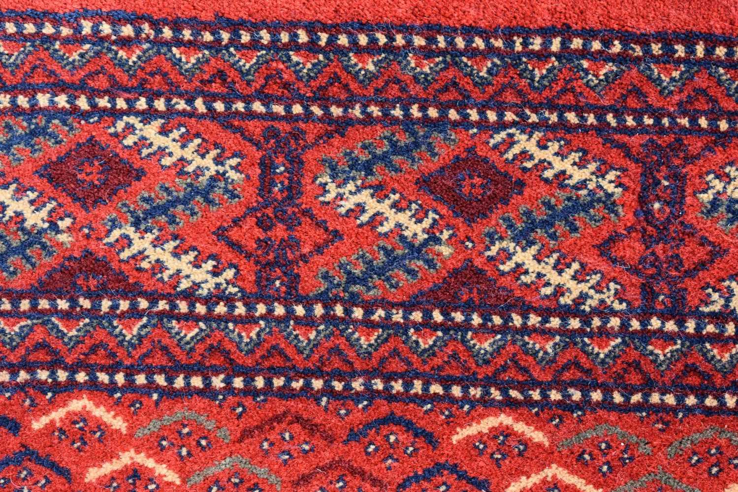 A Turkish Kirman rug 297 x 201 cm - Image 9 of 16