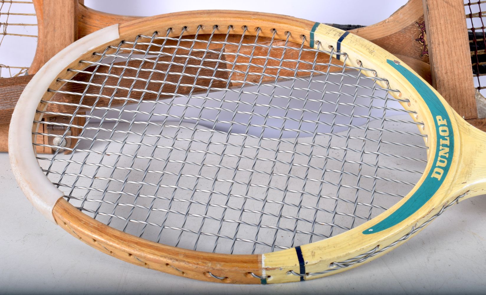 A collection of vintage Tennis Rackets 67 cm (3). - Image 4 of 4