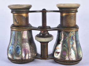 A PAIR OF MOTHER OF PEARL OPERA GLASSES. 8 cm x 8.5 cm.