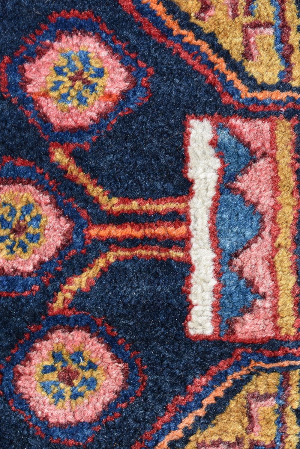A Persian Bakhtiari rug 214 x 149 cm - Image 13 of 16