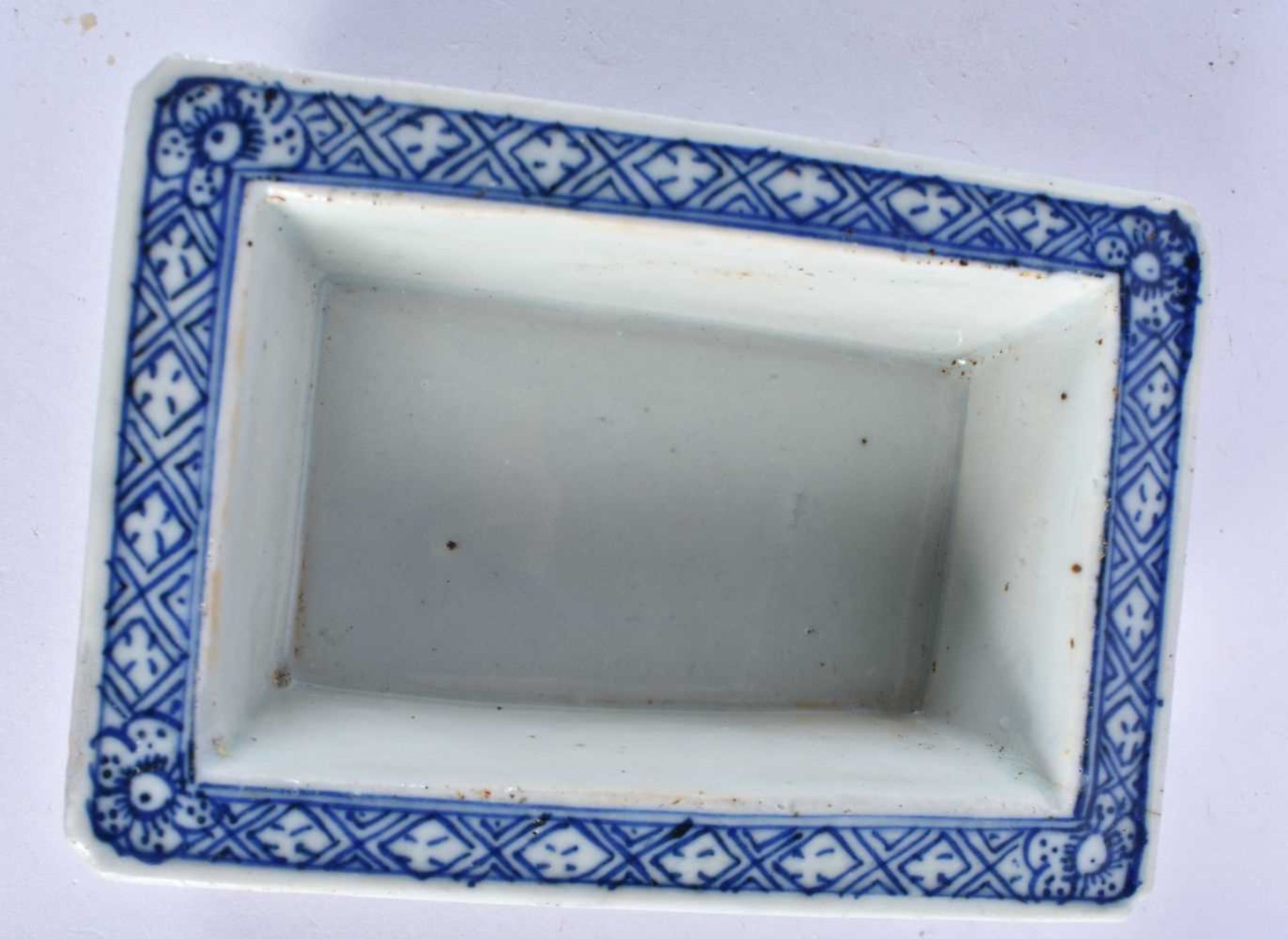 A 19TH CENTURY CHINESE BLUE AND WHITE RETICULATED CENSER Qing. 16 cm x 12 cm. - Image 3 of 4