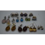 ASSORTED EARRINGS. 32 grams. (qty)
