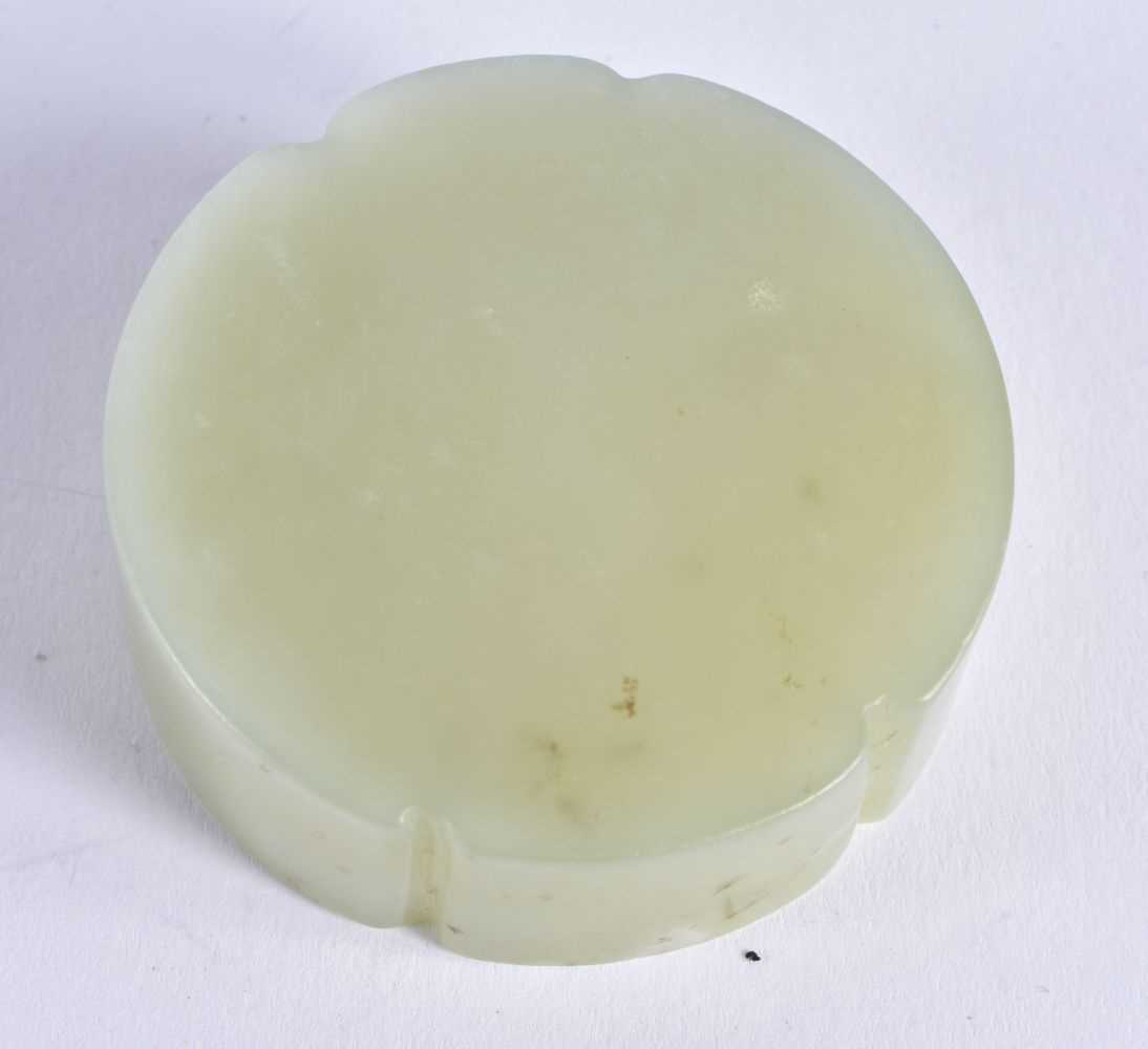 A Chinese Jade Brush Washer. 5.6 cm x 2 cm, weight 59.7g - Image 3 of 3