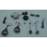 ASSORTED SILVER JEWELLERY. 27 grams. (qty)