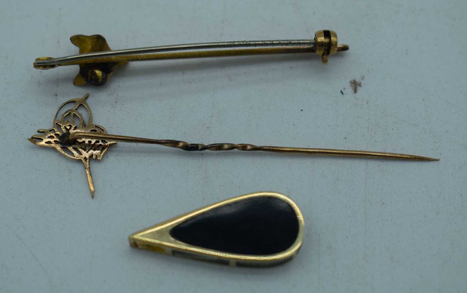 A 9CT GOLD TIE PIN etc. 4.5 grams. (3) - Image 2 of 2