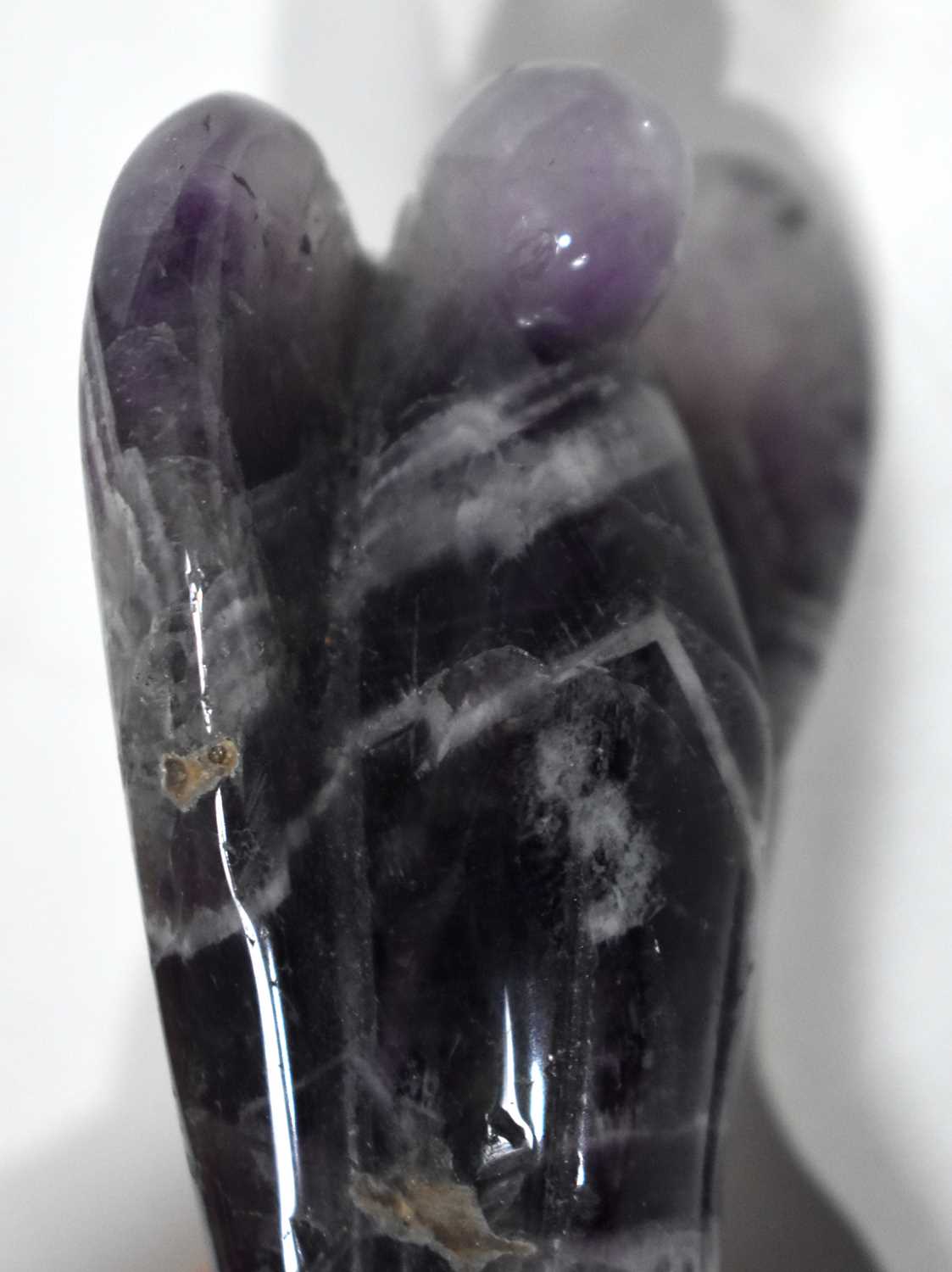 A CARVED AMETHYST STONE ANGEL. 95 grams. 7.5 cm x 4.25cm. - Image 16 of 17