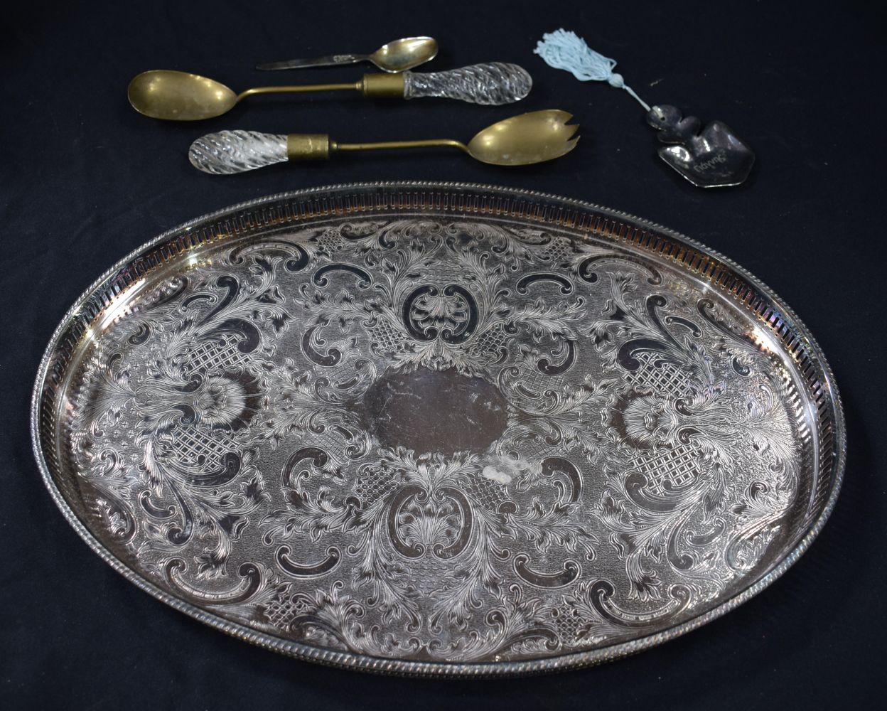 A large collection of Silver plated and other metal items, Candle sticks, Tea pots,trays etc 46 x - Image 12 of 12