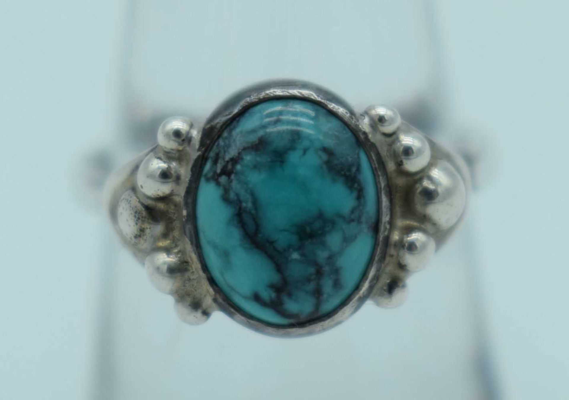 A TURQUOISE RING. M. 4 grams.