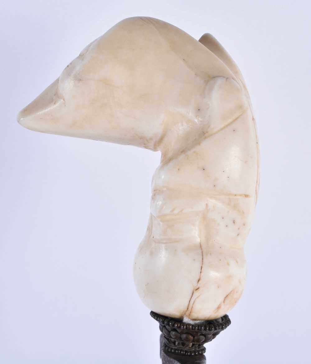 AN EARLY MIDDLE EASTERN CARVED STONE HANDLED KRISS DAGGER. 42 cm long. - Image 3 of 5