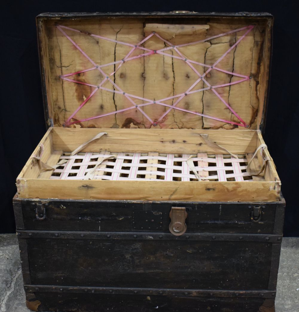 A 19th Century Louis Vuitton metal bound leather covered wooden trunk 57 x 90 x 53 cm - Image 9 of 10