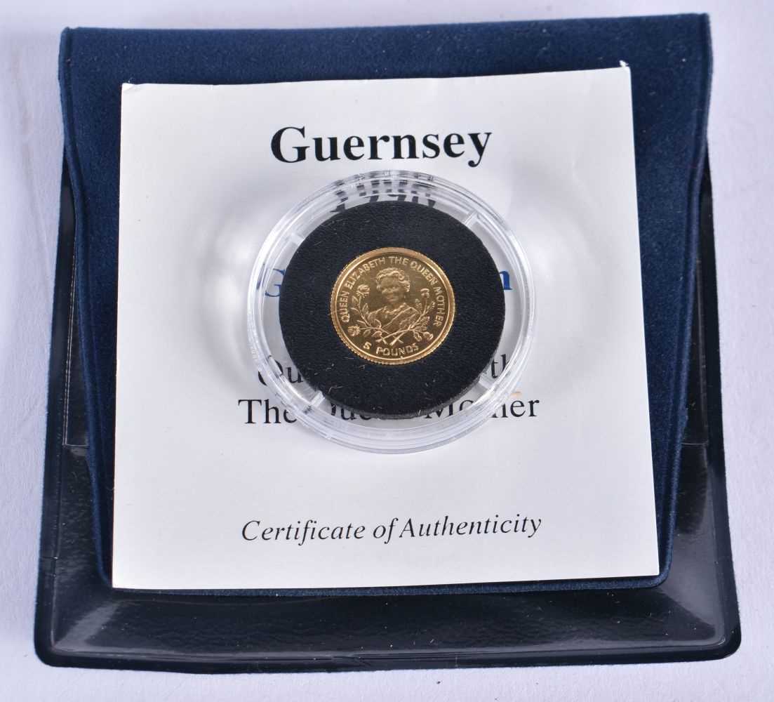 1998 GOLD 5 POUNDS GUERNSEY PROOF 1/25 OZ 24CT SOLID GOLD QUEEN MOTHER COIN - Image 2 of 2