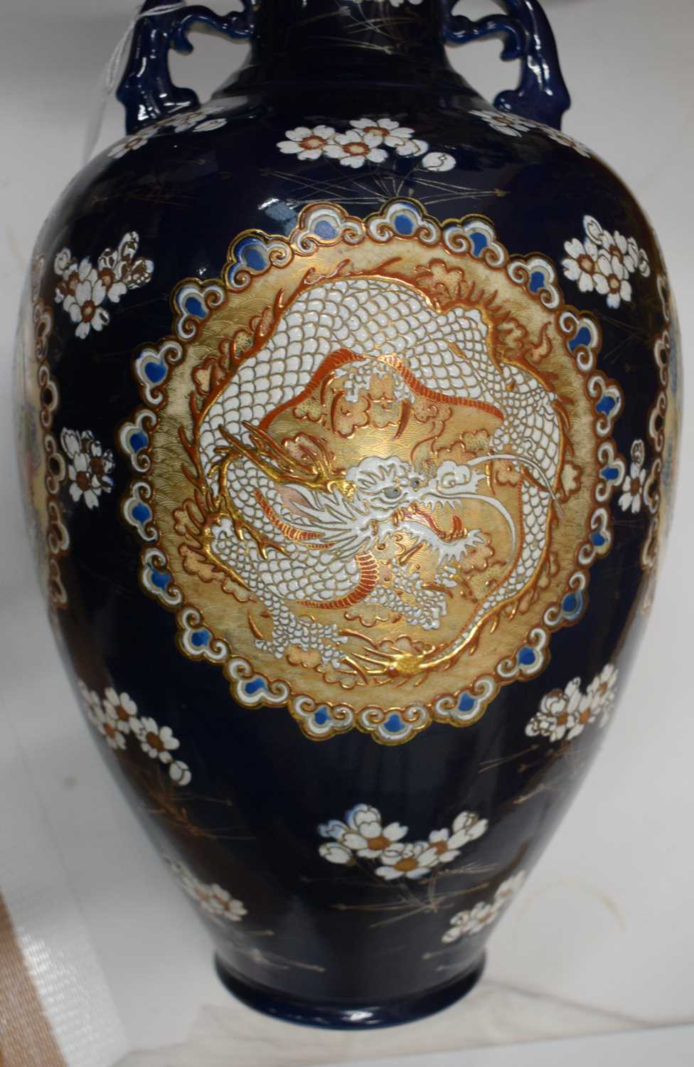 A LARGE PAIR OF LATE 19TH CENTURY JAPANESE MEIJI PERIOD SATSUMA VASES painted in relief with - Image 13 of 21