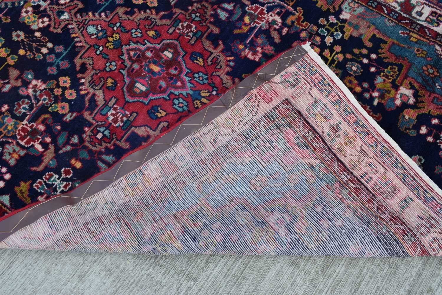 A Persian runner 326 x 129 cm - Image 6 of 10