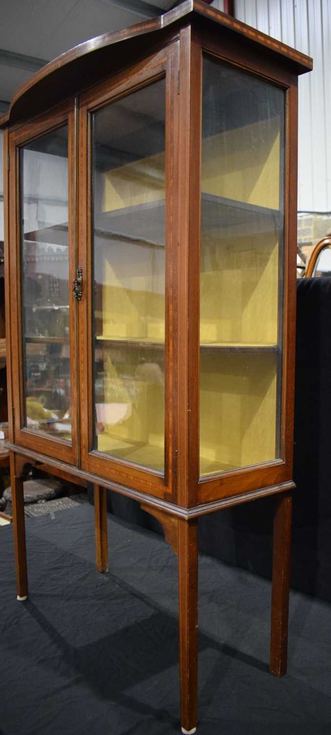 An Edwardian glass fronted inlaid display cabinet 120 x 76 x 34 cm - Image 4 of 10