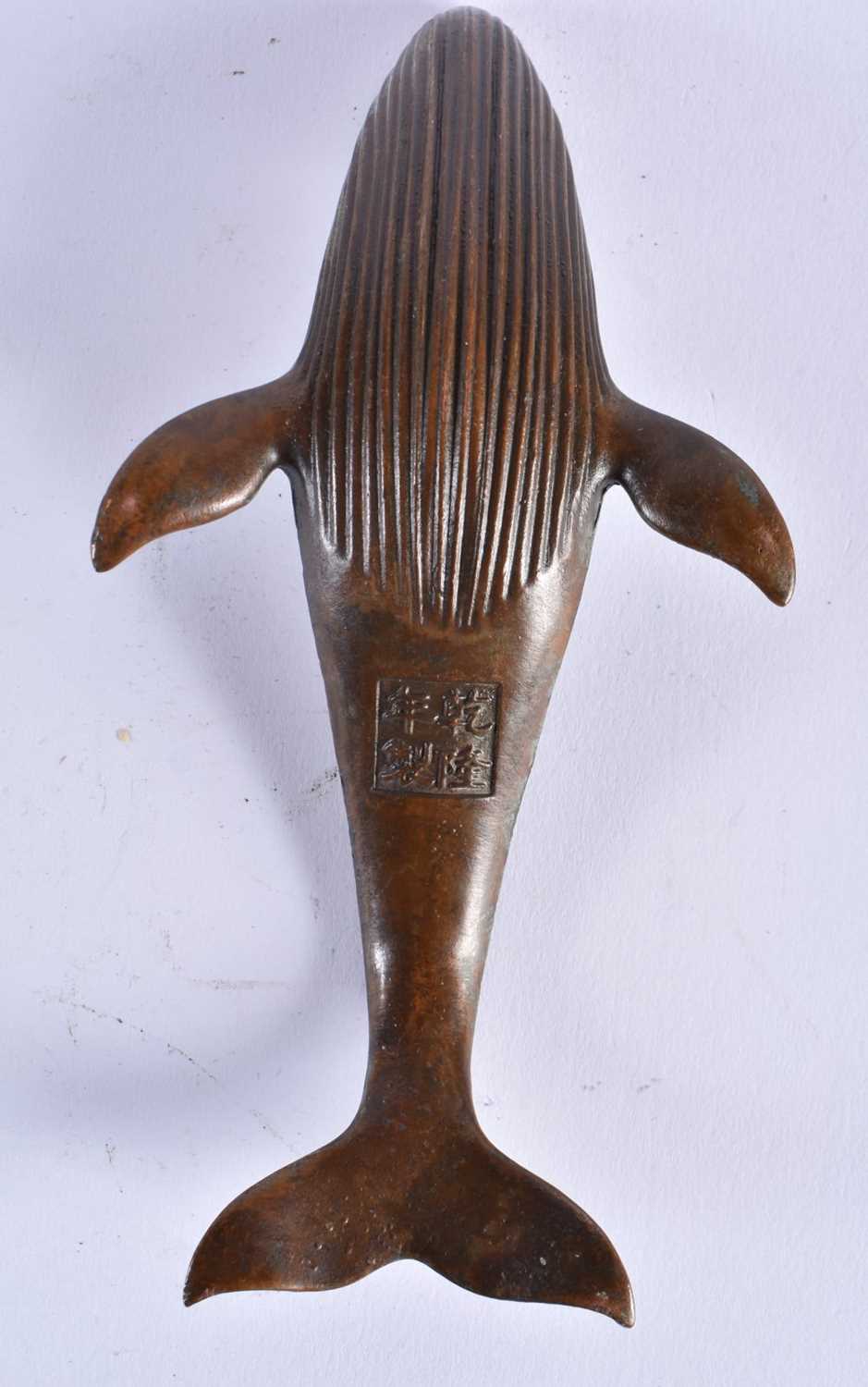 A JAPANESE BRONZE WHALE CENSER AND COVER. 15 cm long. - Image 4 of 5