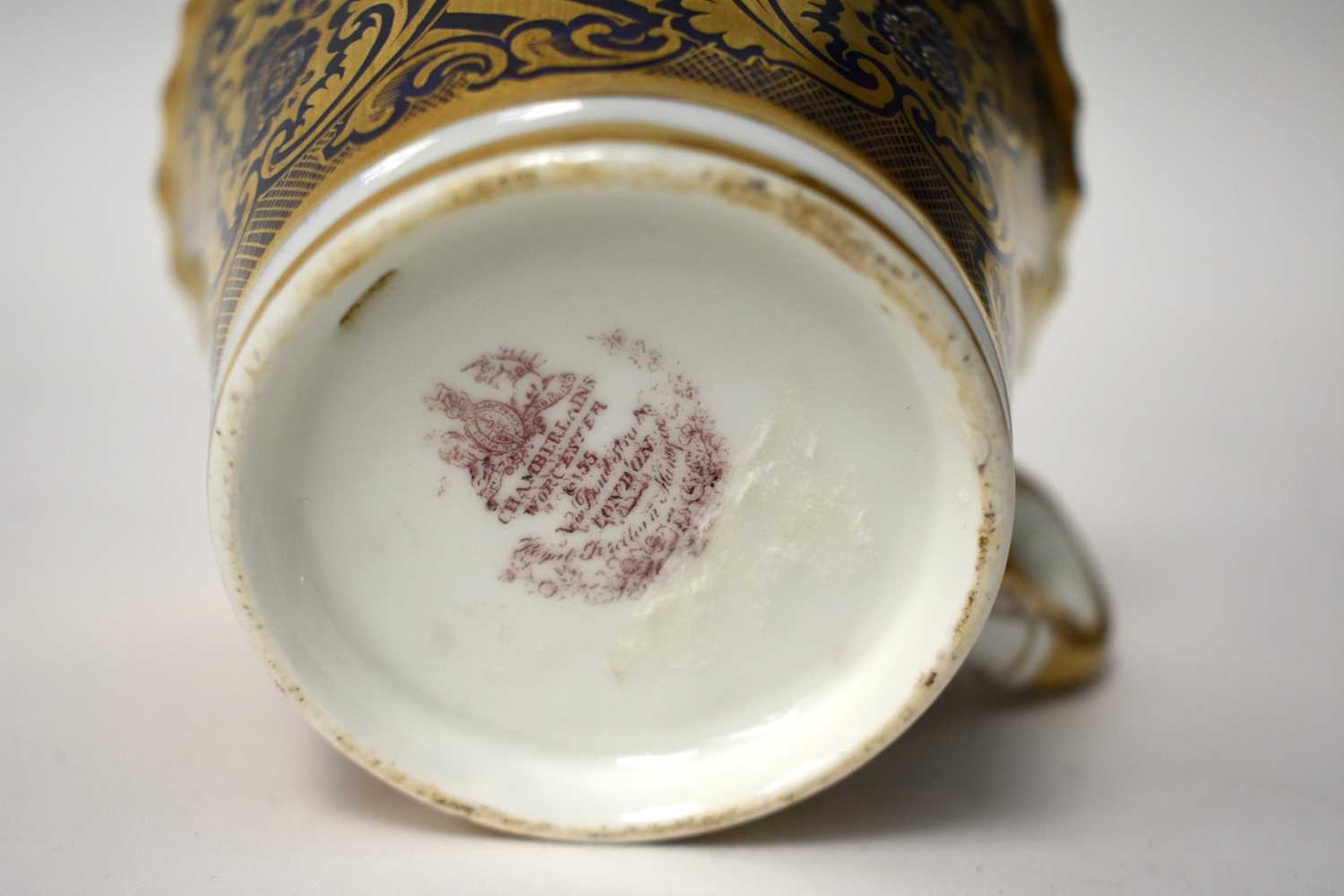 FOUR EARLY 19TH CENTURY LARGE CHAMBERLAINS WORCESTER COFFEE CUPS of varying designs. Largest 8 cm - Image 22 of 24