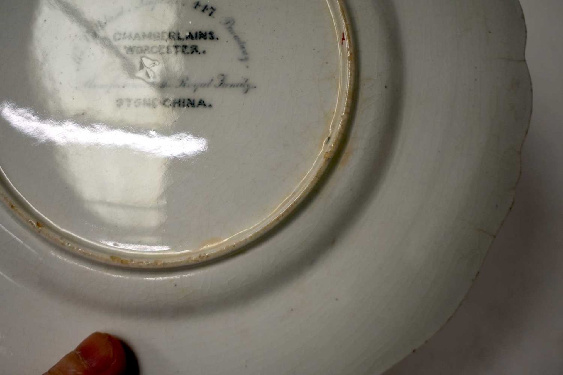 THREE EARLY 19TH CENTURY CHAMBERLAINS WORCESTER PORCELAIN PLATES together with two other - Image 29 of 51