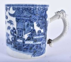 AN 18TH CENTURY CHINESE EXPORT BLUE AND WHITE PORCELAIN TANKARD Qianlong. 16 cm x 14 cm.