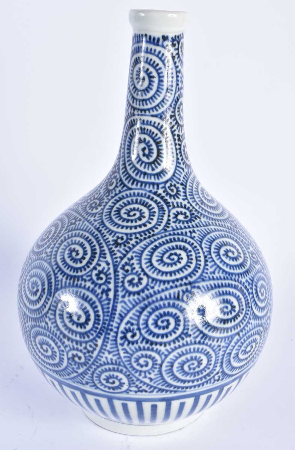 AN 18TH/19TH CENTURY JAPANESE EDO PERIOD BLUE AND WHITE BULBOUS PORCELAIN VASE painted with foliage. - Image 2 of 4