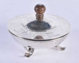 A STYLISH SILVER HAMMERED BOWL AND COVER. 174 grams. London 1945. 10 cm wide.
