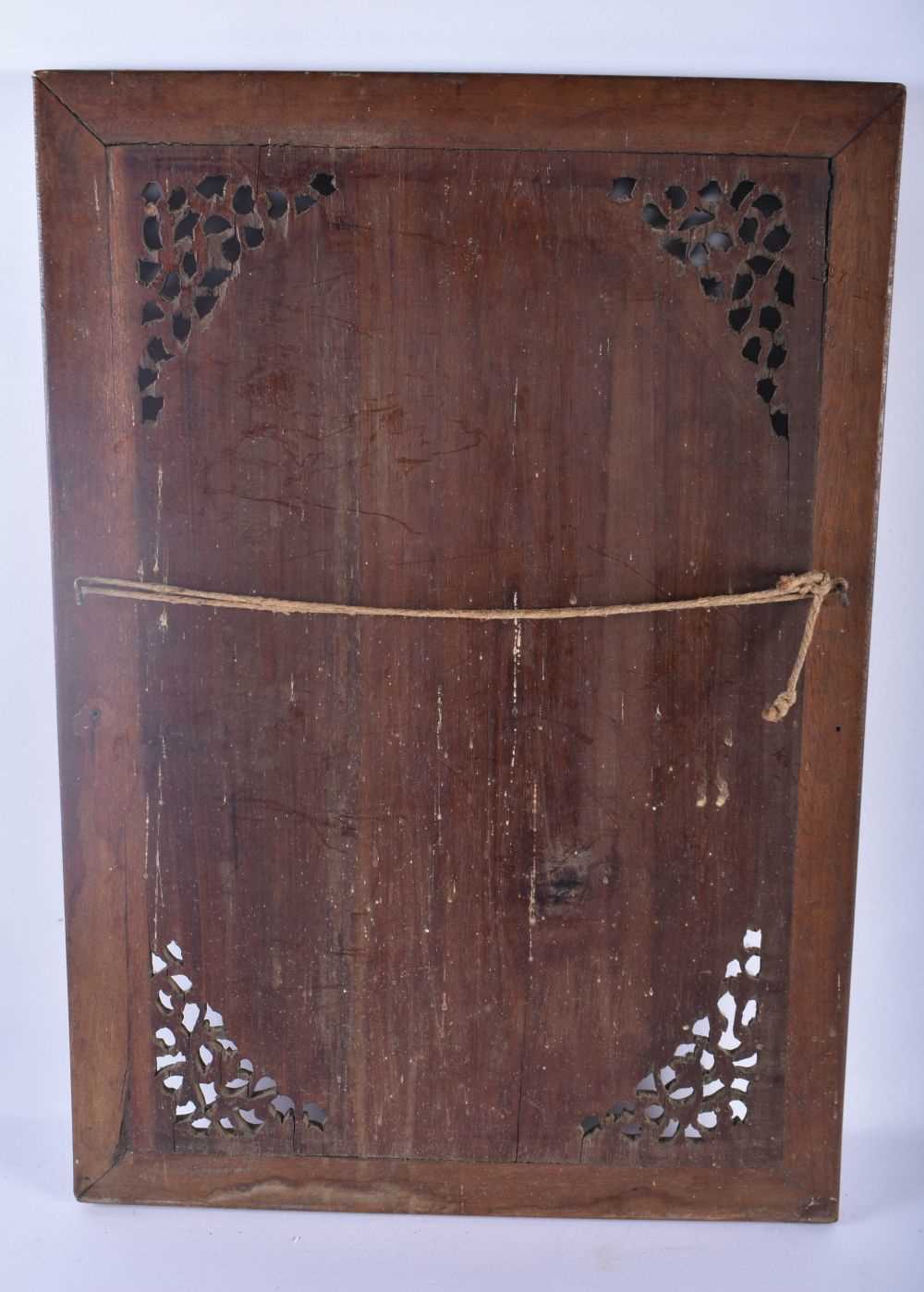 A LARGE 19TH CENTURY CHINESE INDIAN MARKET MOTHER OF PEARL INLAID HARDWOOD PANEL Qing. 50 cm x 35 - Image 5 of 5