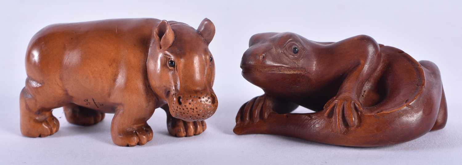 A PAIR OF 19TH CENTURY JAPANESE MEIJI PERIOD BRONZE TIGERS together with two boxwood netsukes. - Image 2 of 11