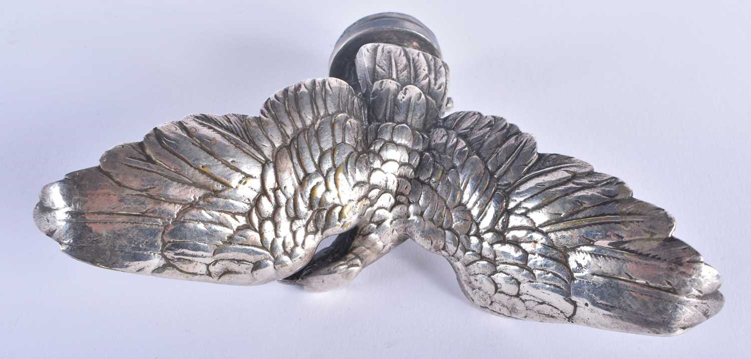 AN UNUSUAL SILVERED BRONZE EAGLE CAR MASCOT. 9 cm x 15 cm. - Image 3 of 4