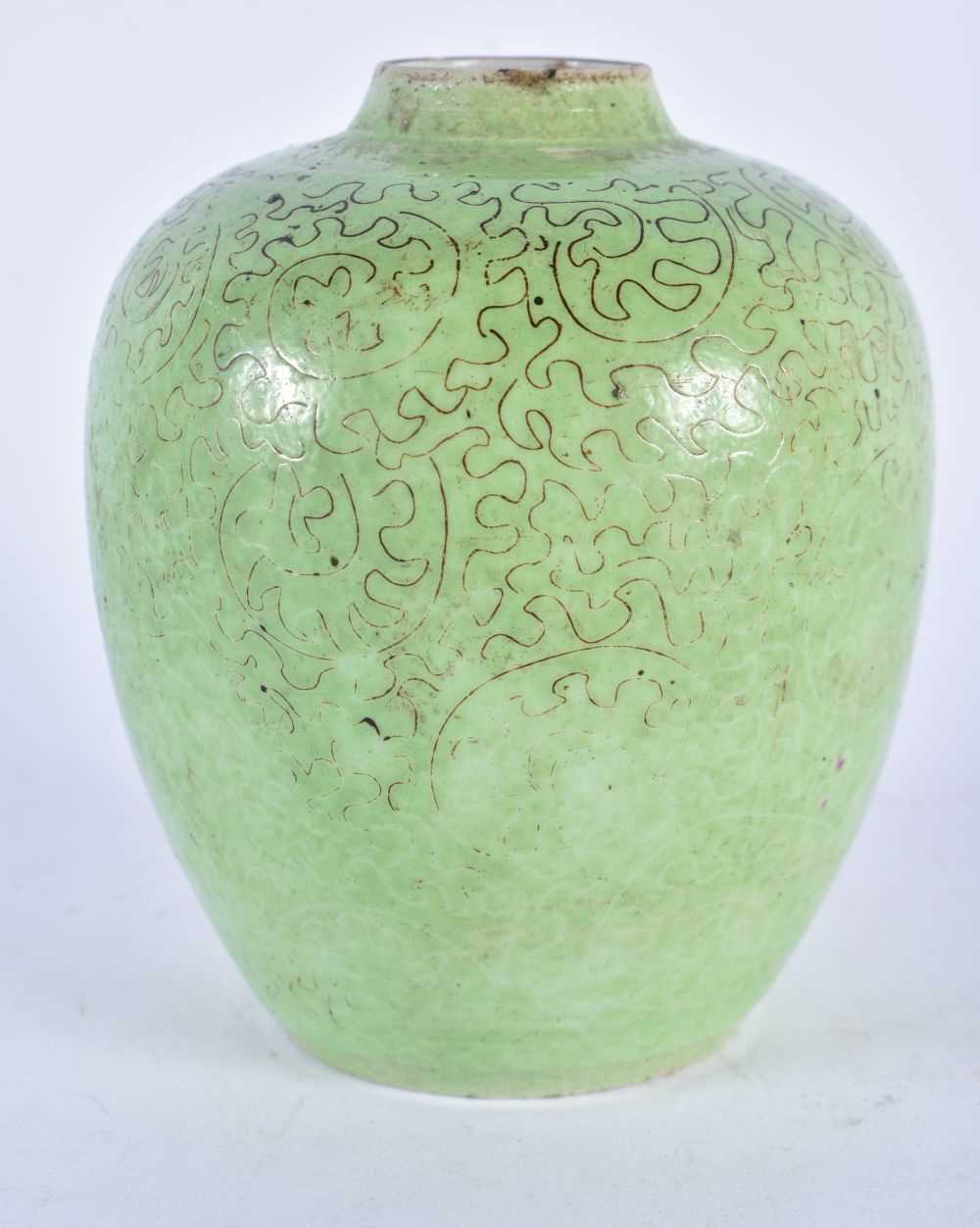 A 19TH CENTURY CHINESE FAMILLE ROSE LIME GREEN SCRAFITO GLAZED JAR Qing. 12 cm x 8 cm. - Image 3 of 5