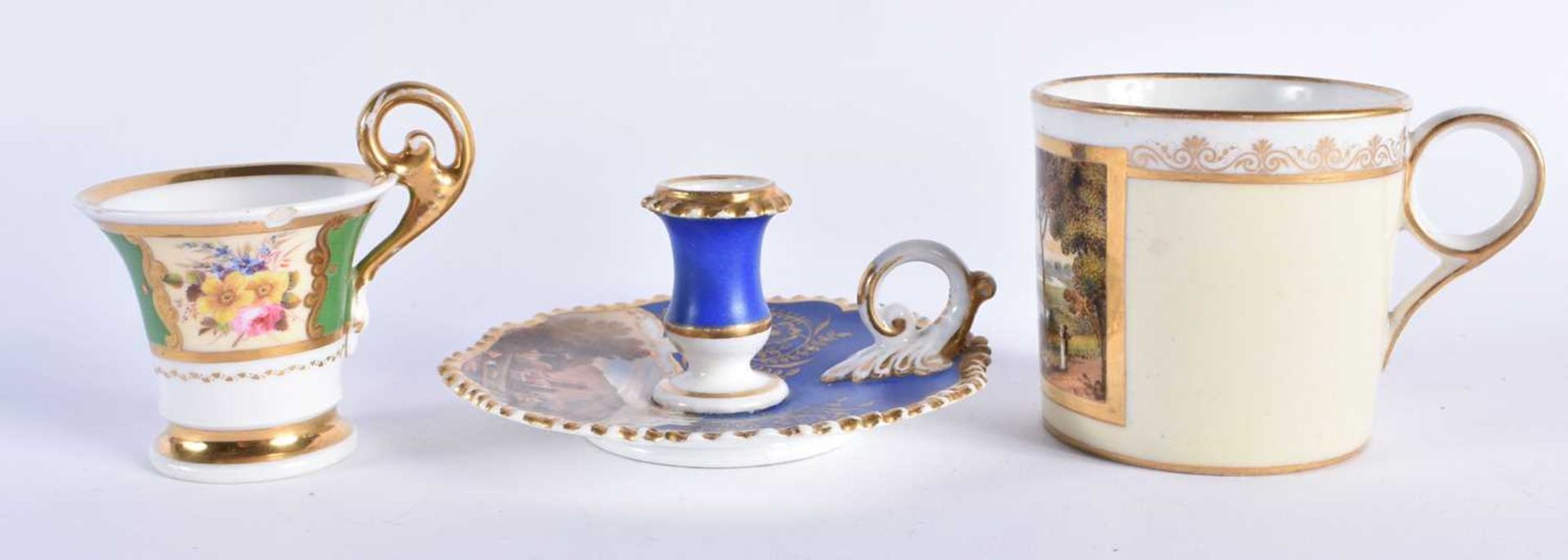 AN EARLY 19TH CENTURY CHAMBERLAINS WORCESTER CHAMBERSTICK together with two similar cups. Largest