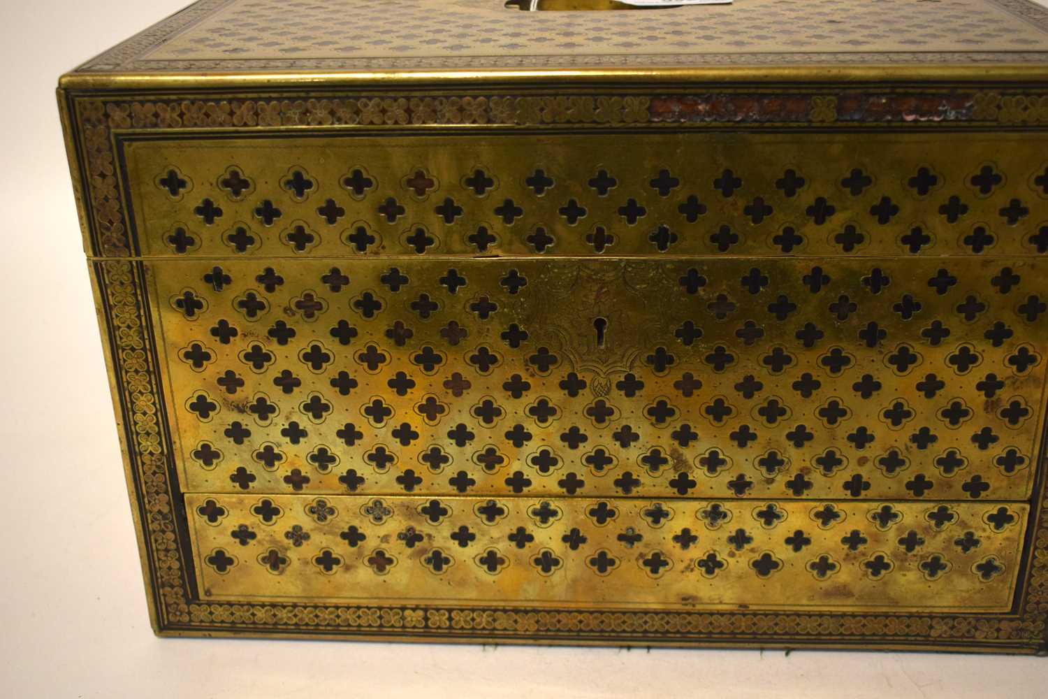 A FINE EARLY 19TH CENTURY FRENCH BRONZE OVERLAID WOOD CASKET with fully fitted silver interior, - Image 7 of 23