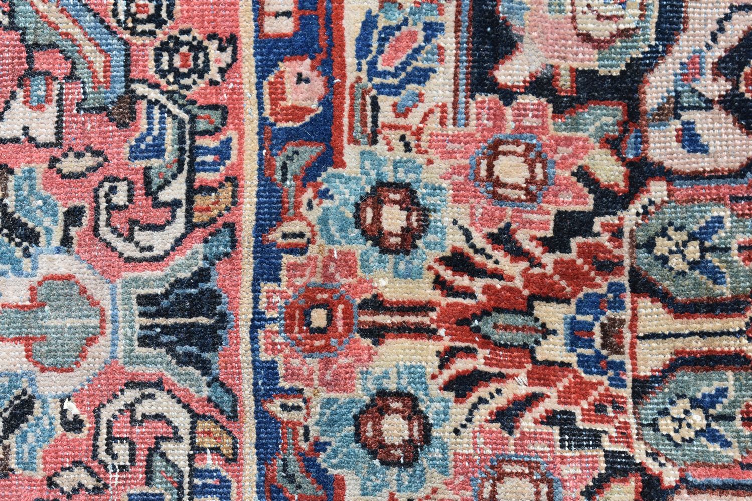 A Persian Sarouk rug 367 x 267 cm - Image 13 of 18