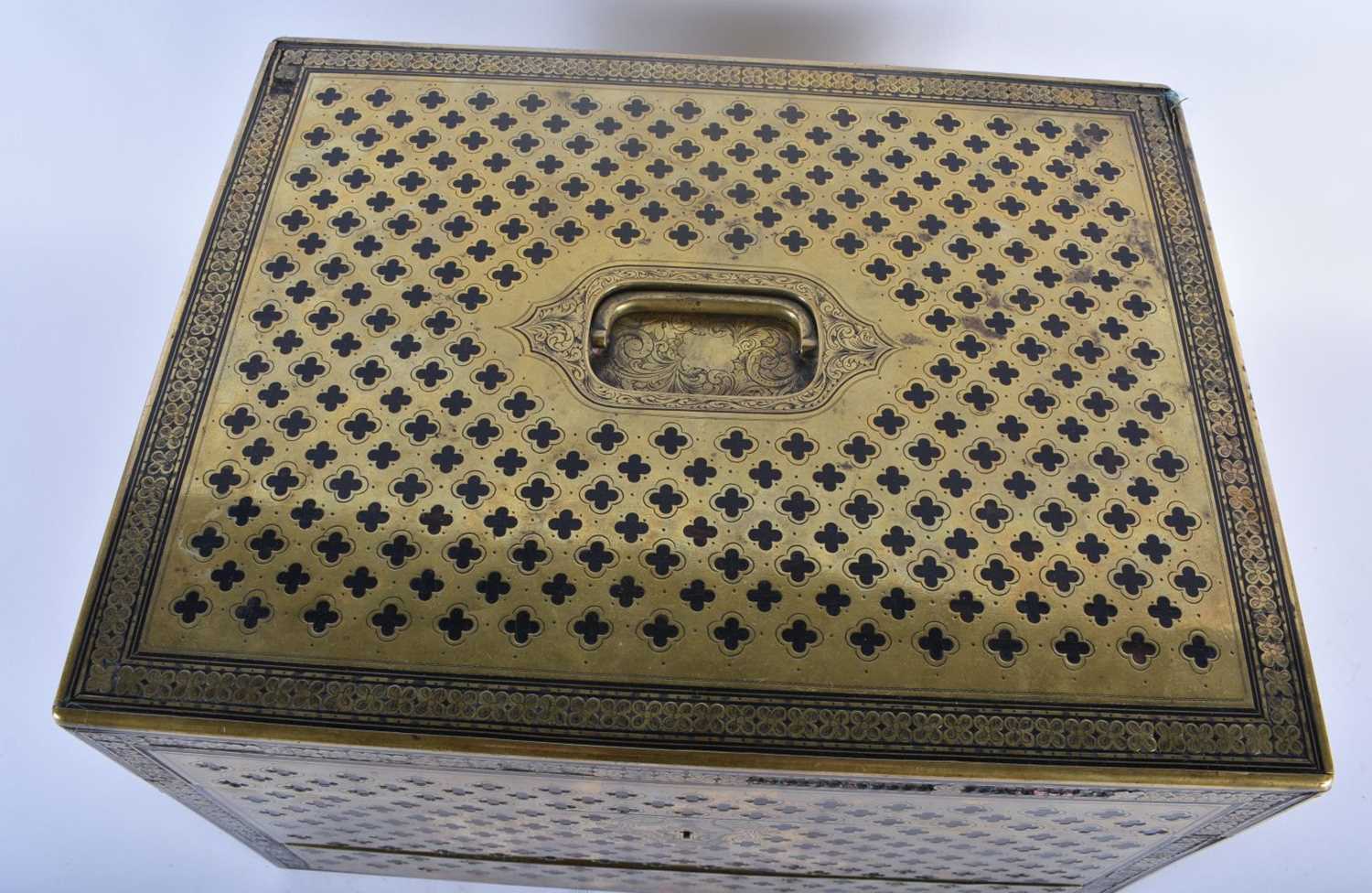 A FINE EARLY 19TH CENTURY FRENCH BRONZE OVERLAID WOOD CASKET with fully fitted silver interior, - Image 5 of 23