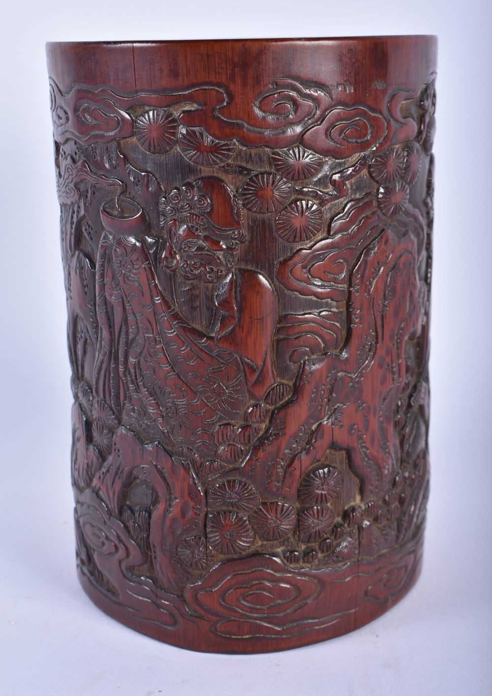 A FINE 19TH CENTURY CHINESE CARVED BAMBOO BITONG BRUSH POT Qing, depicting scholars within - Image 2 of 5