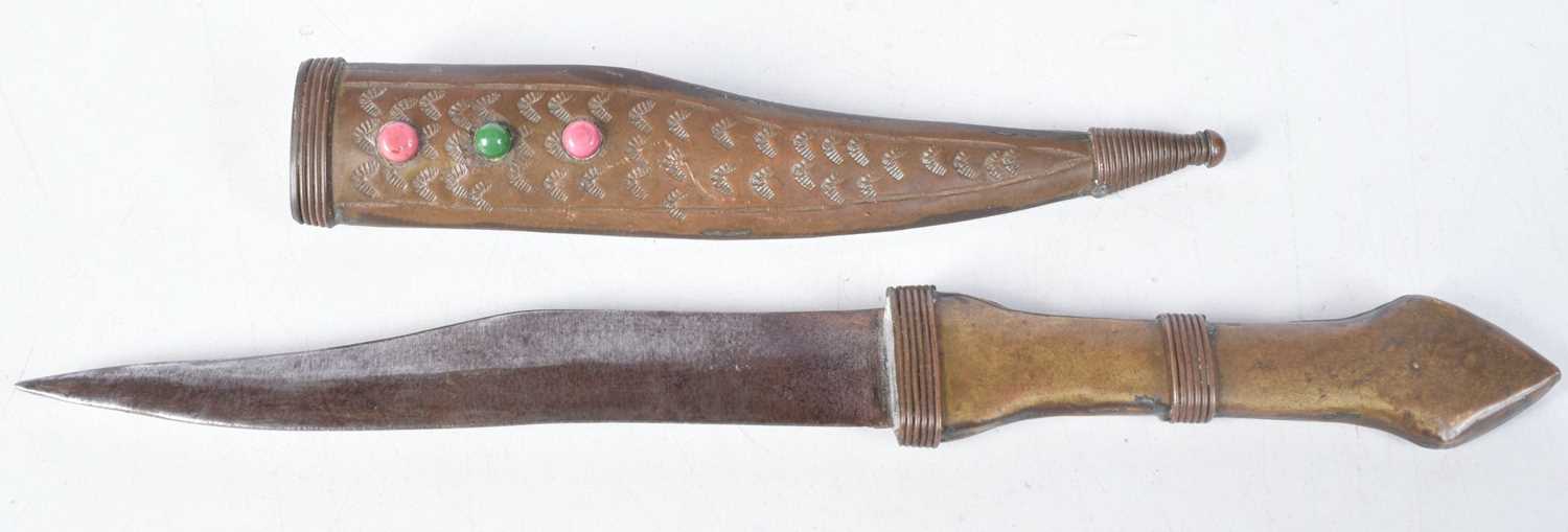 A Belt Dagger (Kris) with Bronze Handle and Sheath. 24.3 cm long, weight 106.4g - Image 3 of 3