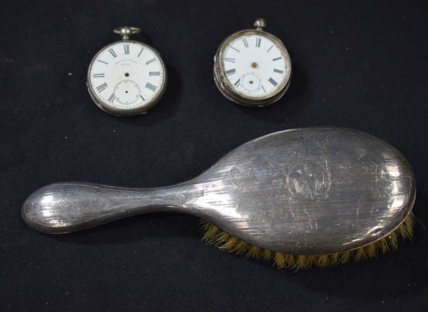 A Silver backed brush together with two pocket watches one silver 22 cm (3) - Image 2 of 10