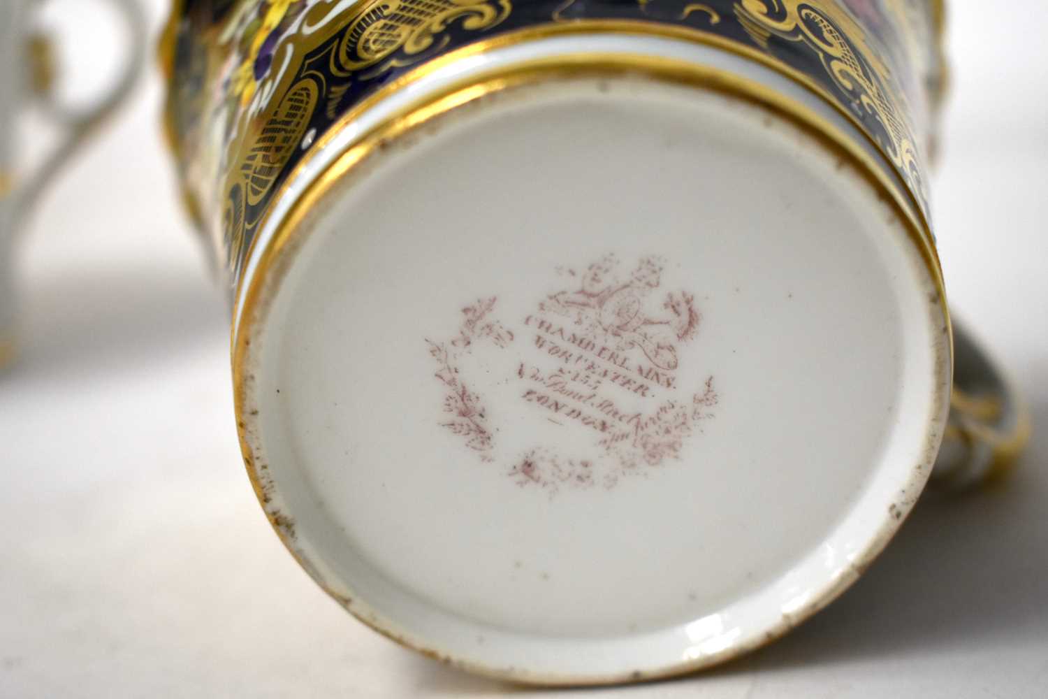 FOUR EARLY 19TH CENTURY LARGE CHAMBERLAINS WORCESTER COFFEE CUPS of varying designs. Largest 8 cm - Image 15 of 24