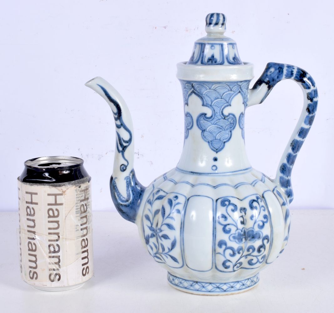 A Chinese porcelain blue and white ewer decorative with foliage 25 cm.