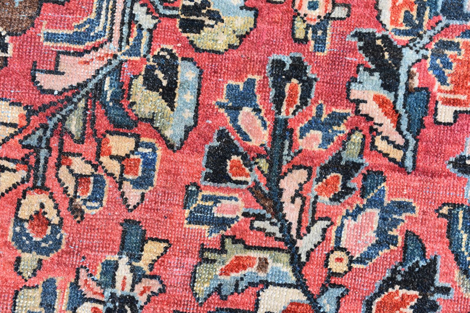 A Persian Sarouk rug 367 x 267 cm - Image 15 of 18