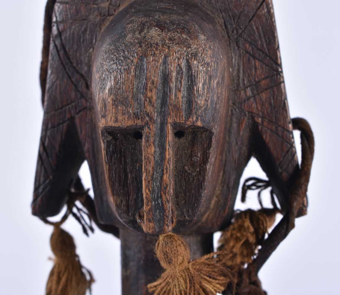 A TRIBAL CARVED WOOD AFRICAN PULLEY. 24 cm high. - Image 2 of 5