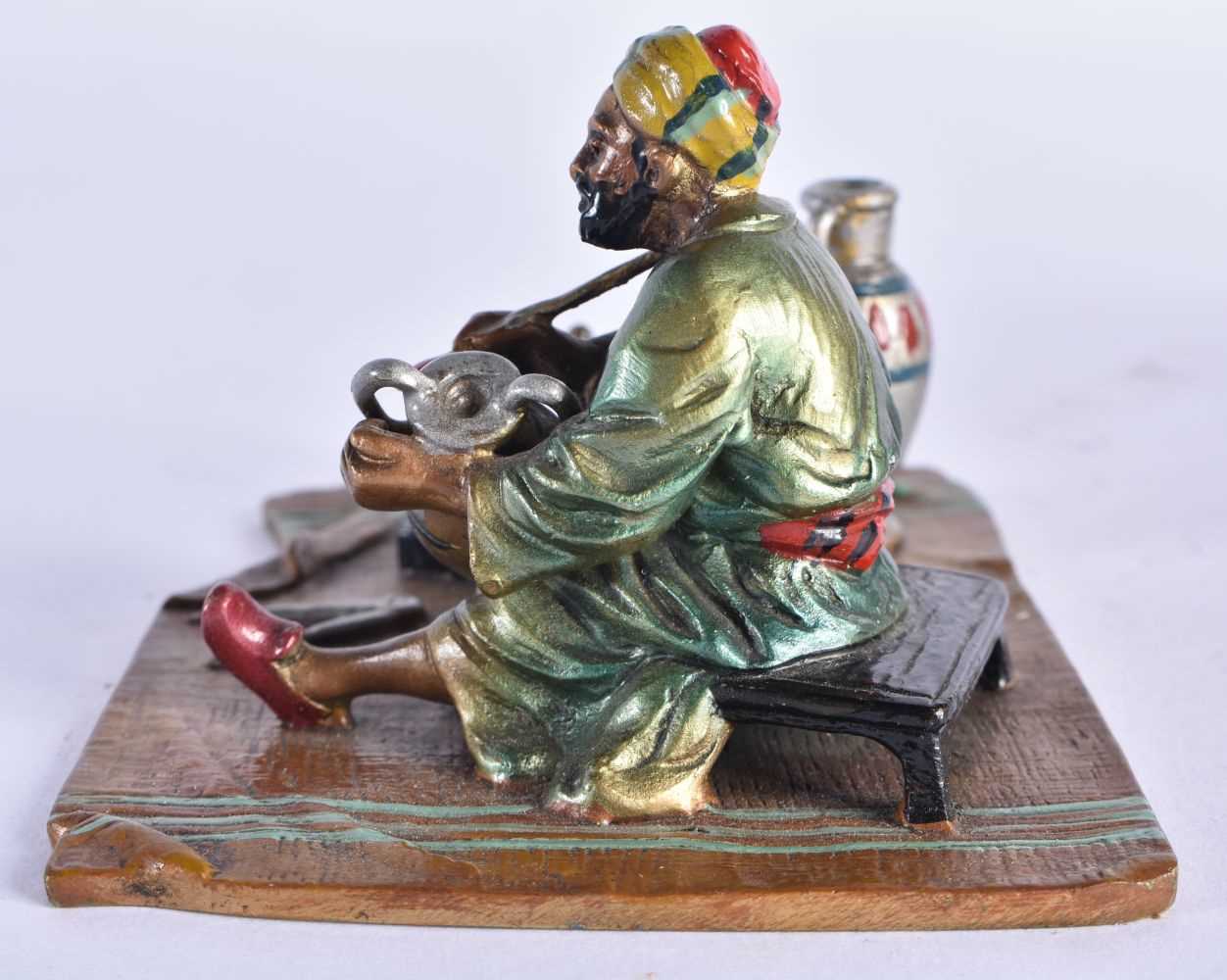 AN AUSTRIAN COLD PAINTED BRONZE FIGURE OF A TURKISH TRADESMAN. 10 cm x 8 cm. - Image 2 of 5