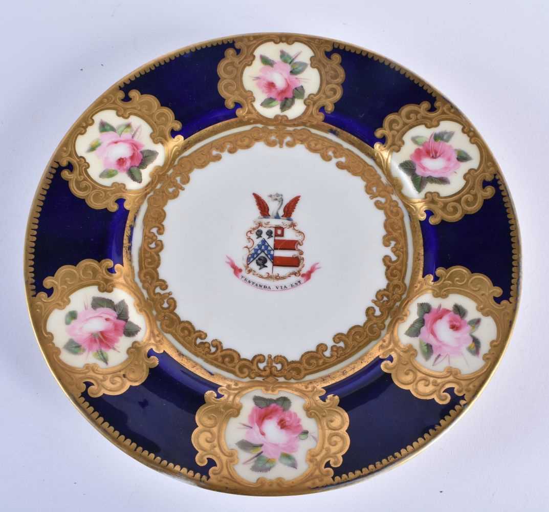 THREE EARLY 19TH CENTURY CHAMBERLAINS WORCESTER PORCELAIN PLATES together with two other - Image 9 of 51