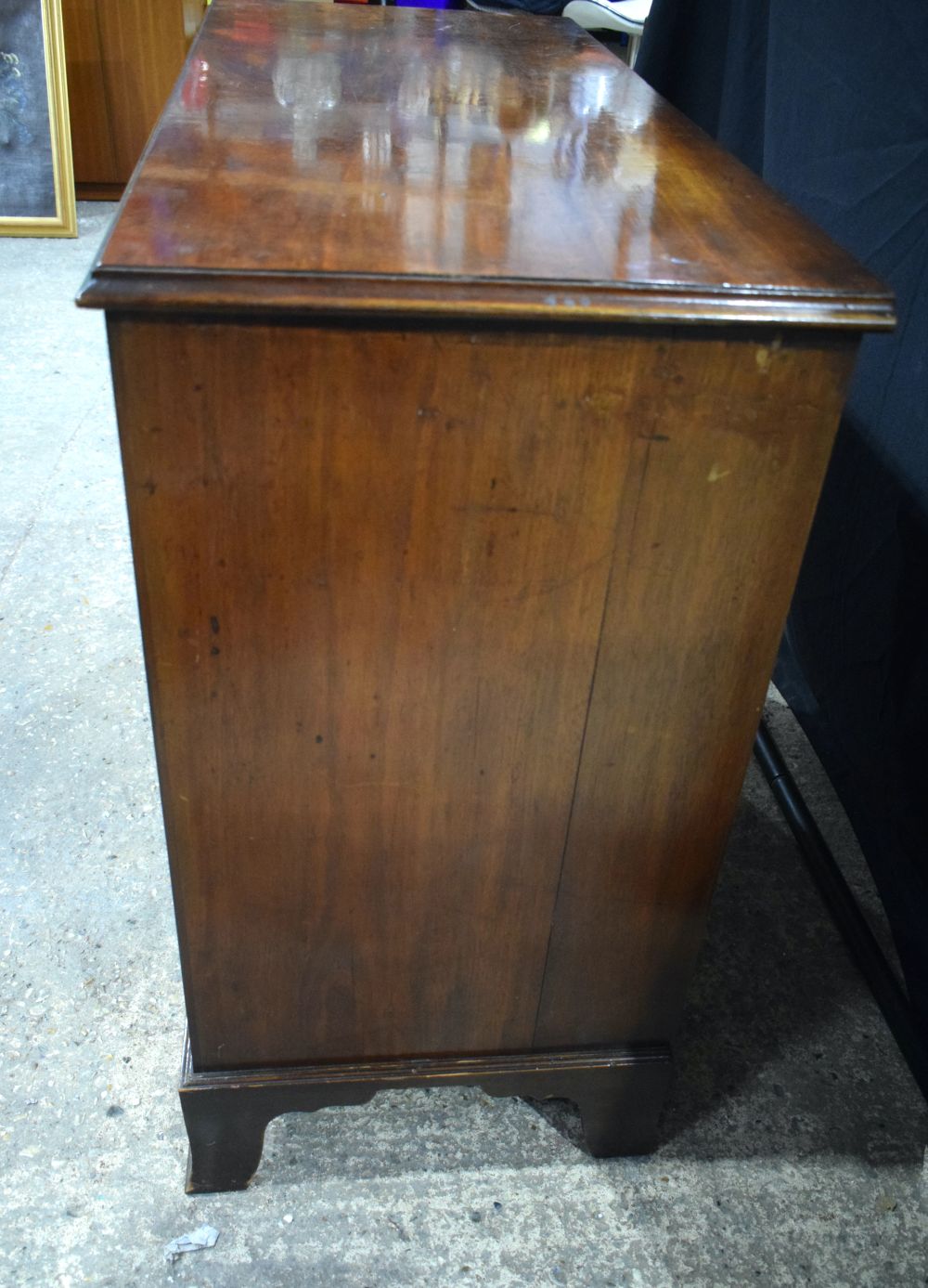 An early 20th Century flame Mahogany cabinet 87 x 112 cm cm. - Image 3 of 6