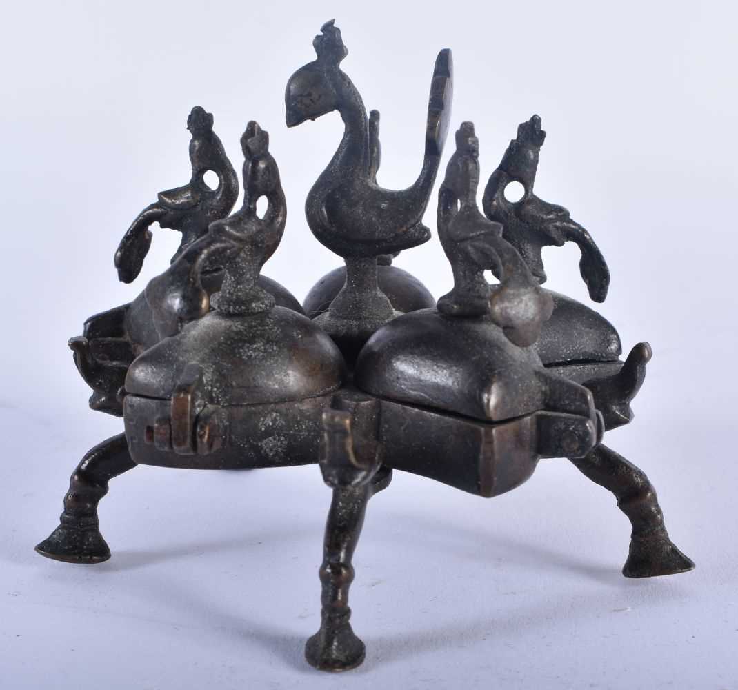 A 19TH CENTURY INDIAN BRONZE BIRD FORM PANDAN SPICE BOX. 8.5 cm x 8.5 cm.