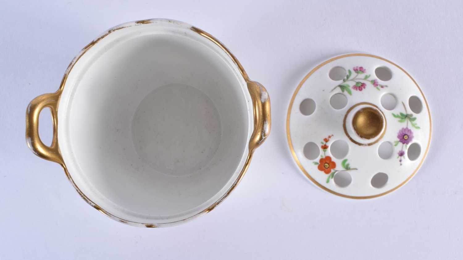 Wedgwood rare bone china pot pourri and cover painted with flowers, marked WEDGWOOD. 7 x 8 cm - Image 2 of 3