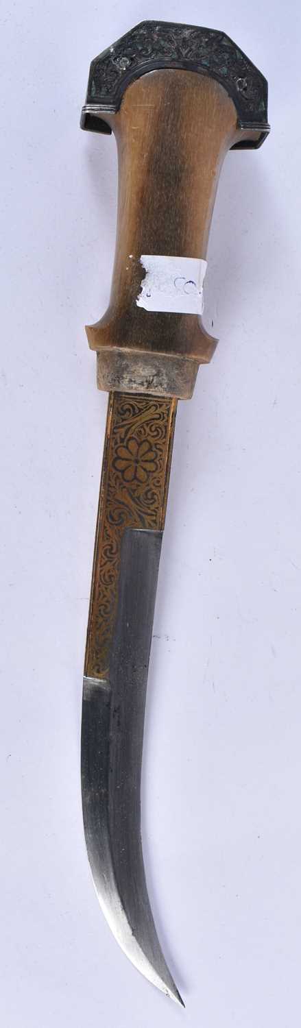 A LARGE 19TH CENTURY ISLAMIC MIDDLE EASTERN RHINOCEROS HORN SILVER AND ENAMEL DAGGER with gilt - Image 6 of 6