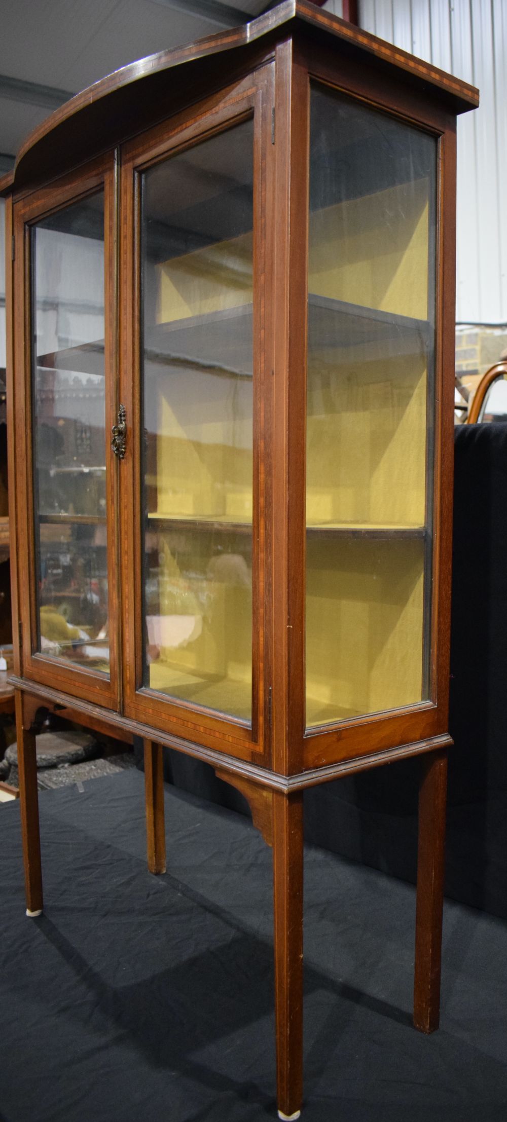 An Edwardian glass fronted inlaid display cabinet 120 x 76 x 34 cm - Image 8 of 10